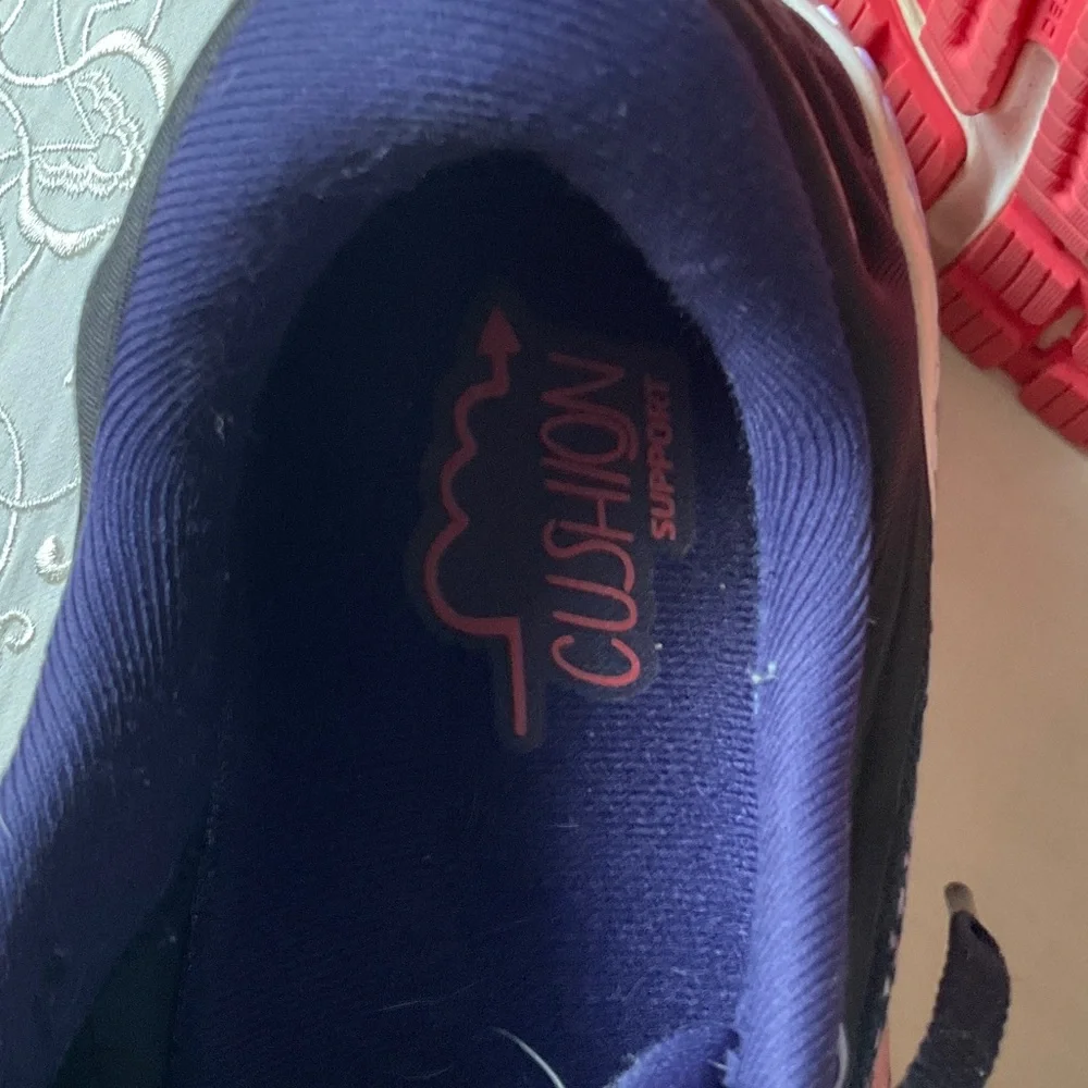Brooks Women's Black and Pink Athletic Shoes - Picture 3 of 3